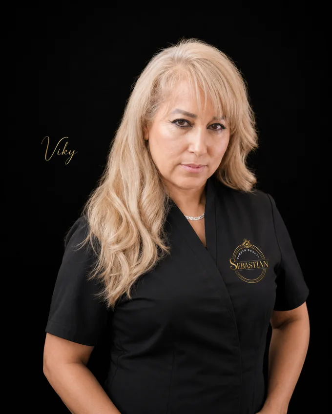 Viky, del equipo de Sebastian Barber Beauty Salon